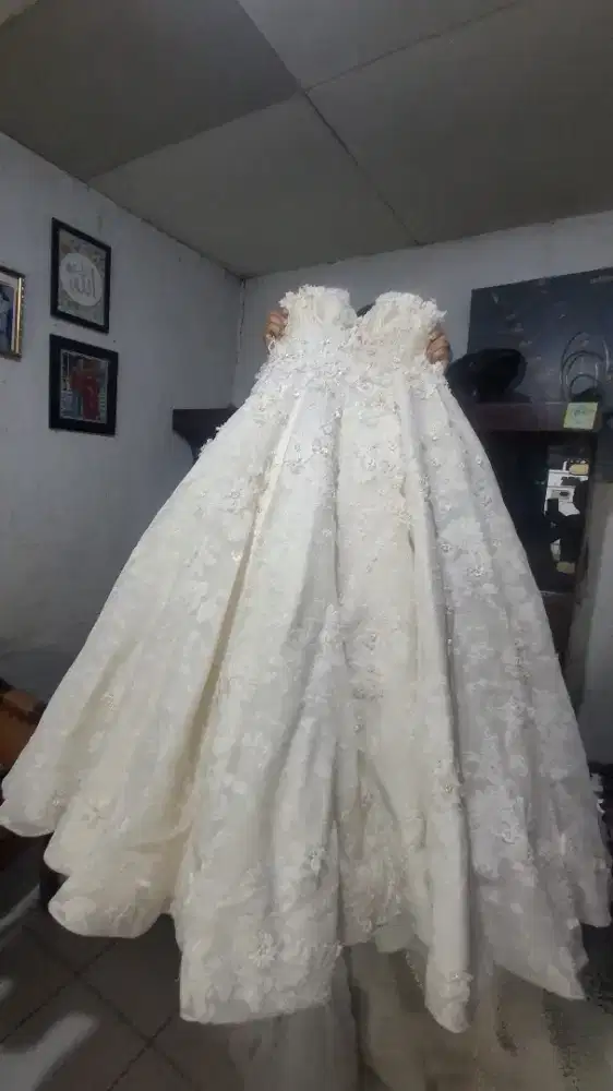 GAUN PENGANTIN PRELOVED