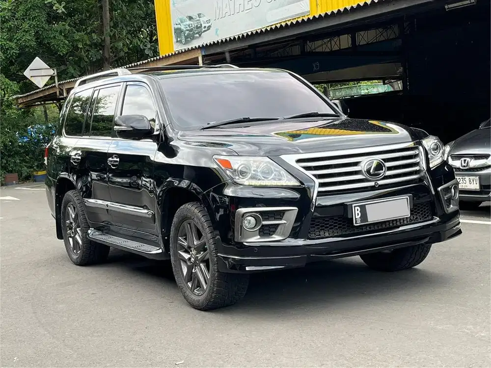 TERMURAH!! LEXUS LX570 AT HITAM 2014