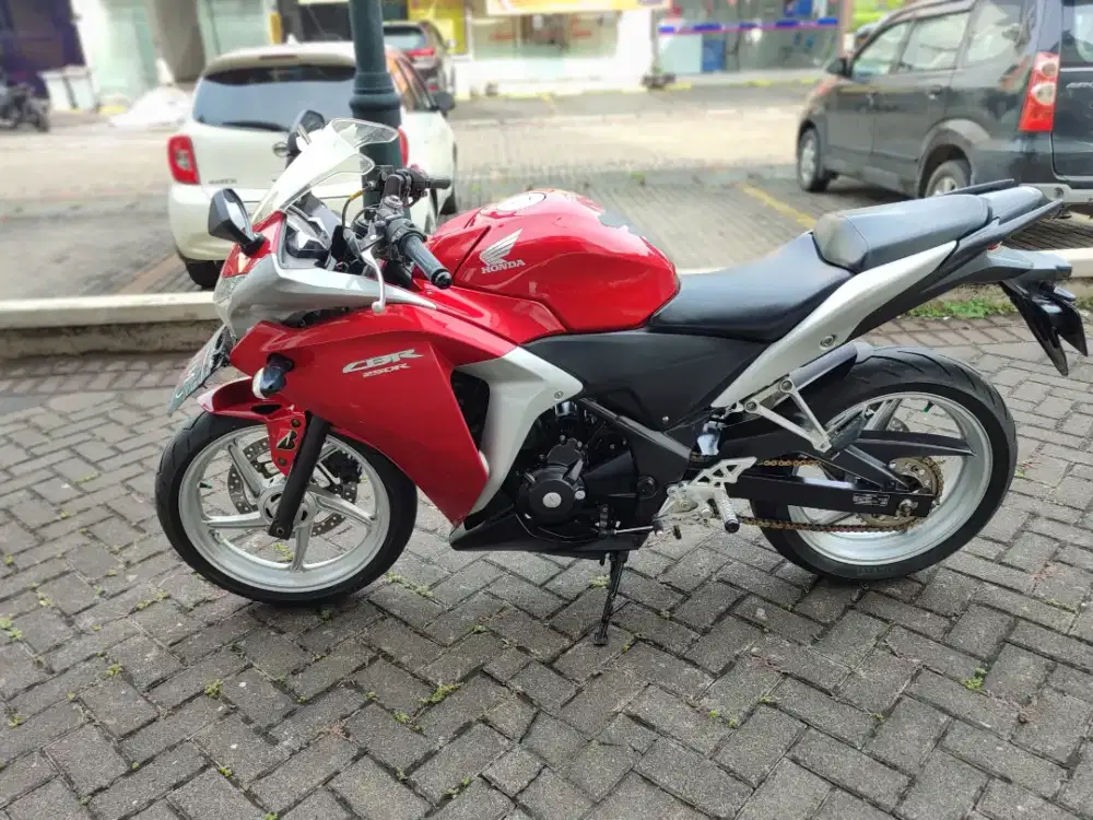 HONDA CBR 250 CBU 2012 SUPER MANTAPP