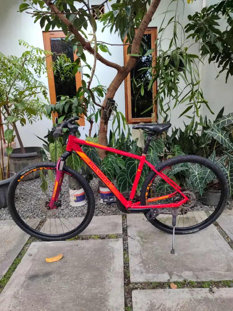 Sepeda Polygon Heist 2 bekas size S 700c ori