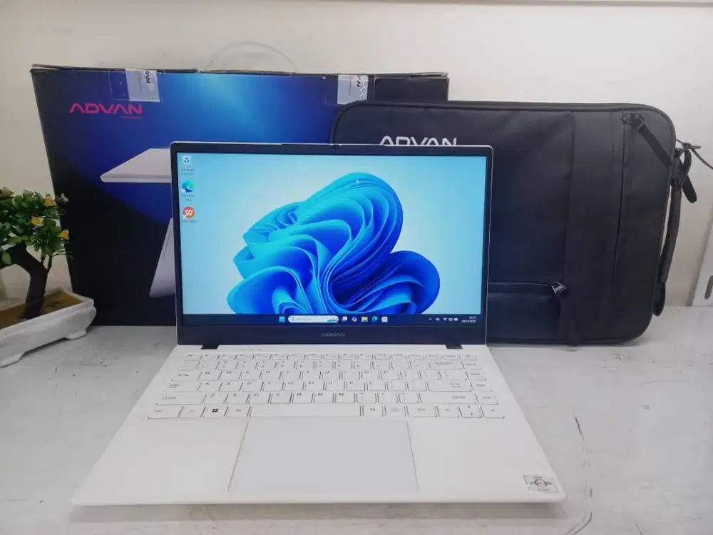 JUAL LAPTOP LIKE NEW, Advan Soulmate Amd Athlon 3020e/4gb/ssd 128gb/14