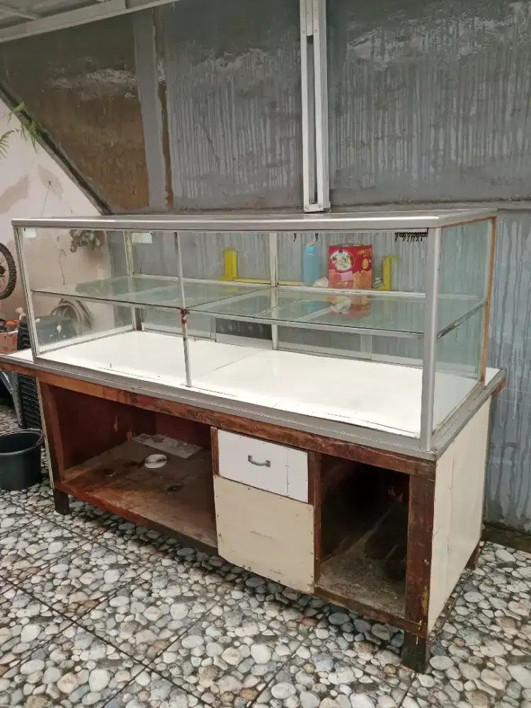 Dijual etalase alumunium + meja warteg