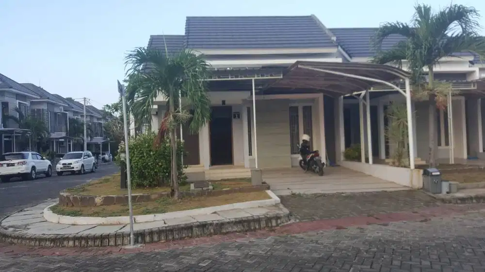 DISEWAKAN RUMAH FULL FURNITURE