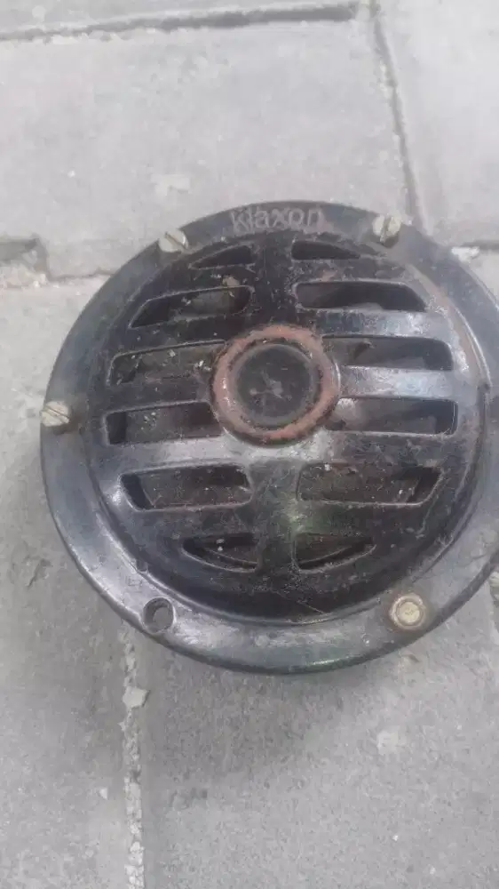 kelakson tua metin pracis