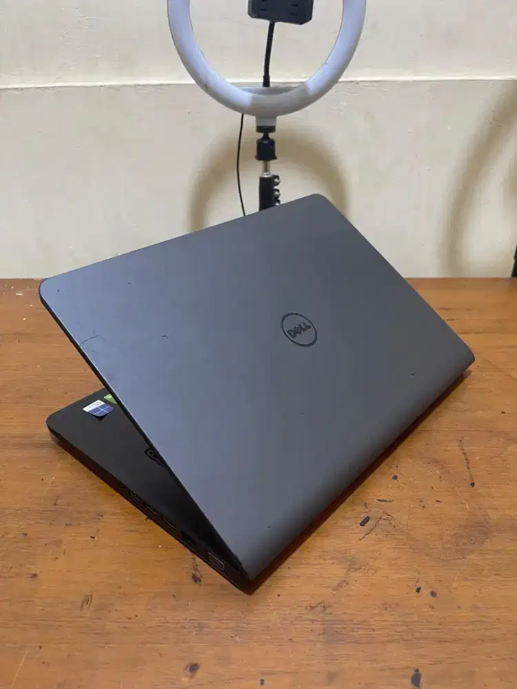 Dell latitude 3450  core i3 gen 5 ram 8 SSD 128 VGA double vga