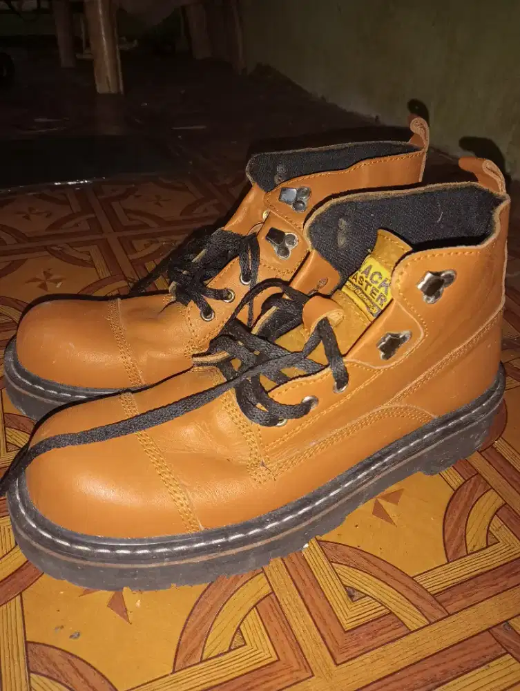 Sepatu BLACK MASTER