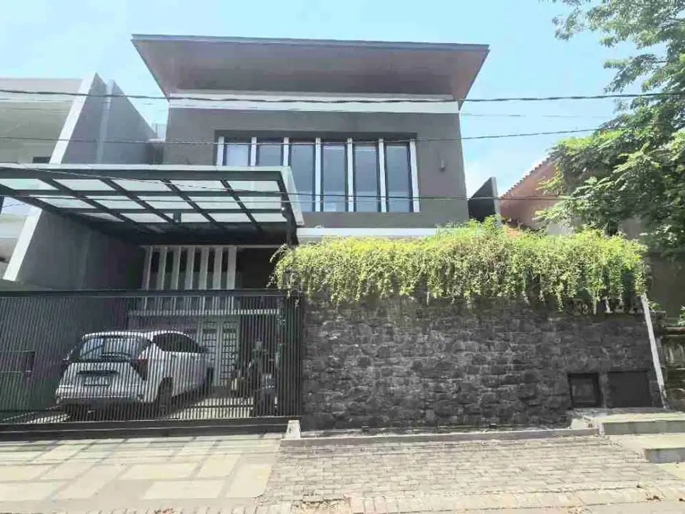 Araya 1 ‼️Dijual Rumah Semi Furnished 
Galaxy Bumi Permai siap Huni Surabaya