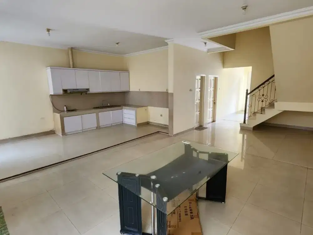 Exclusive Cluster Mutiara Mediterania Residence 315m2 4+1KT Semi Furnished