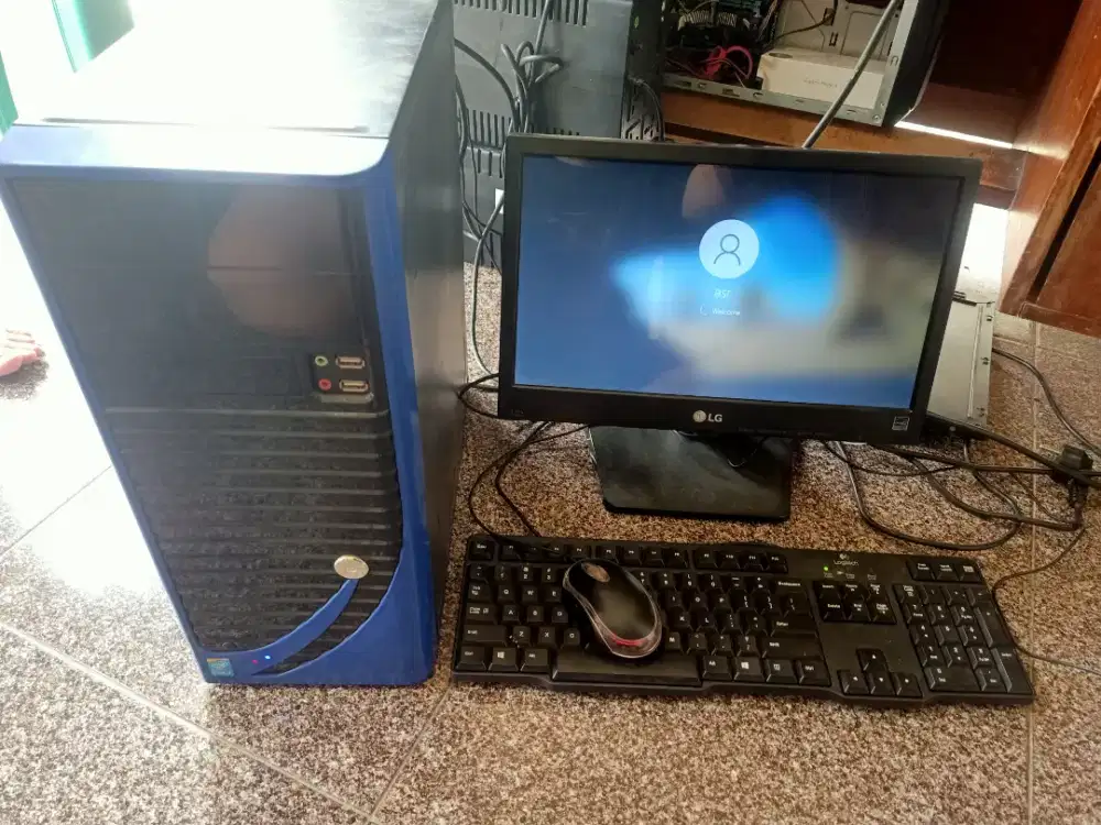 Komputer 1unit tinggal pakai