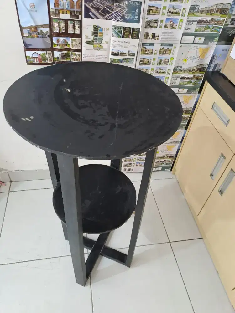 Meja minimalis serbaguna