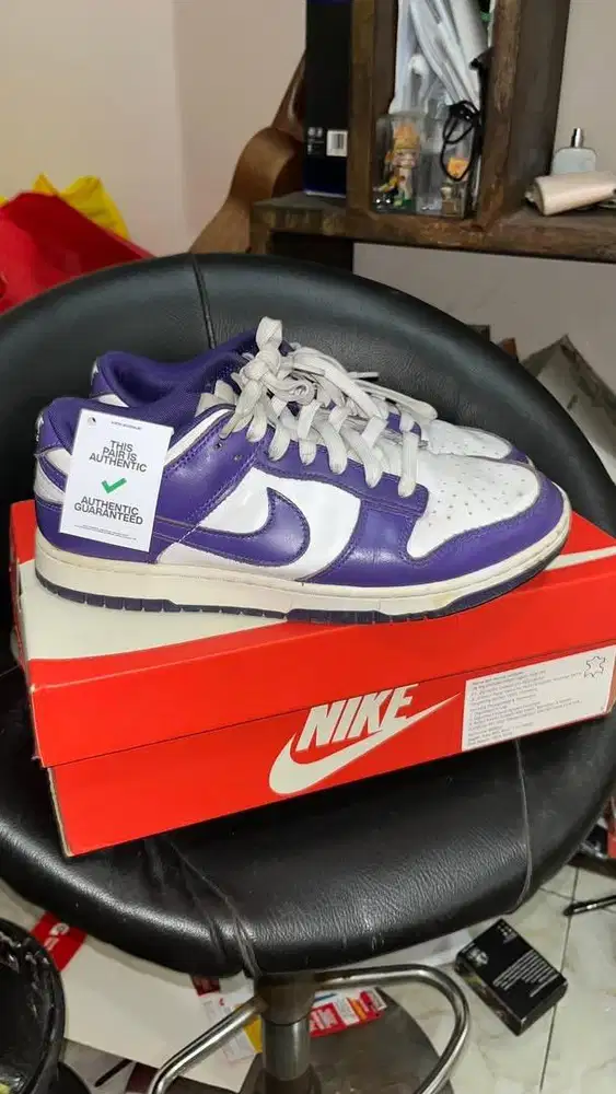 NIKE DUNK LOW PURPLE SZ 42
