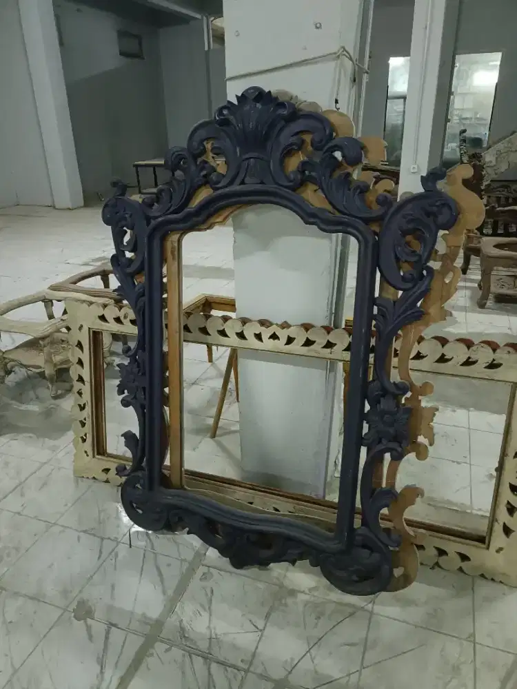 Frame lukisan kayu solid jati ukiran