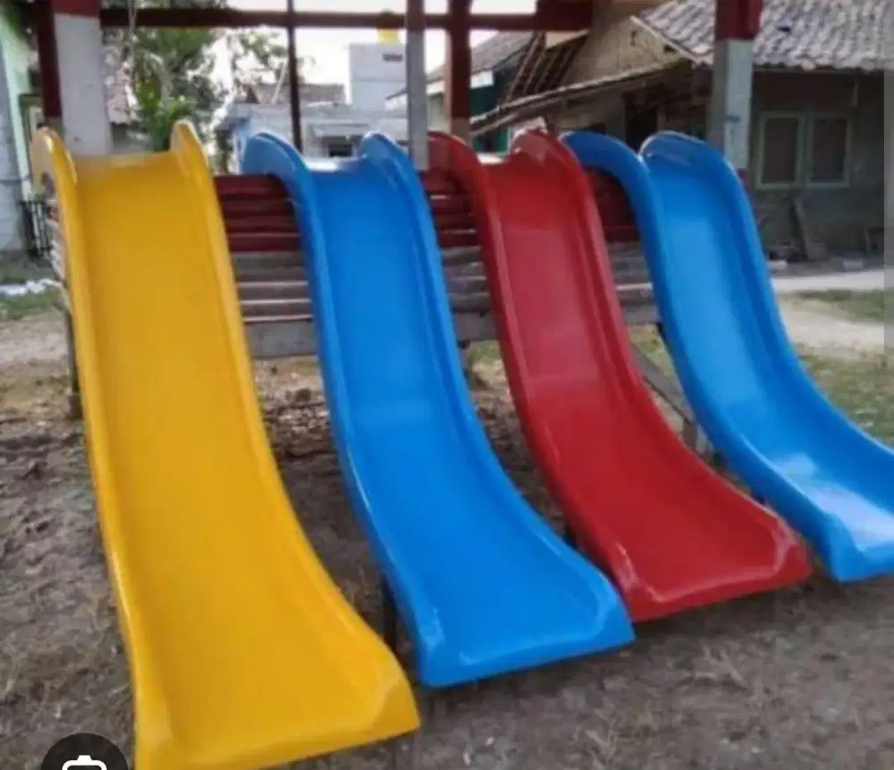 Perosotan, ayunan, jungkat jungkit, bola dunia, playground, mainan