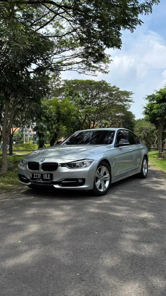 bismillah jual cepat BMW F30 320i Sport NIK 2015 Pemakaian 2016