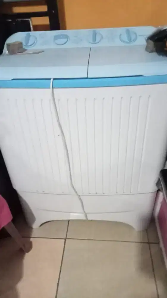 Mesin cuci polytron 7k baru 5bulan