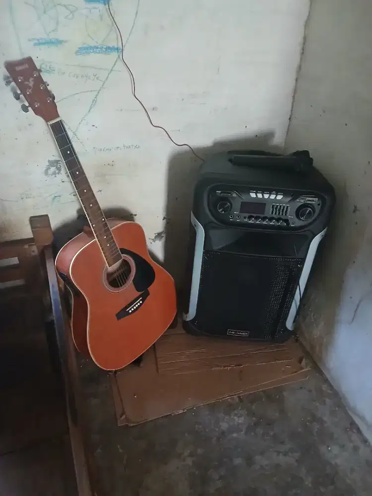 Gitar akustik + salon super bass