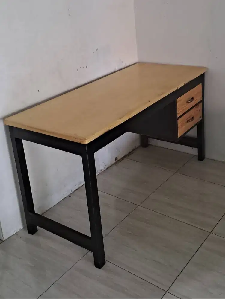 Meja Custom Jati Belanda