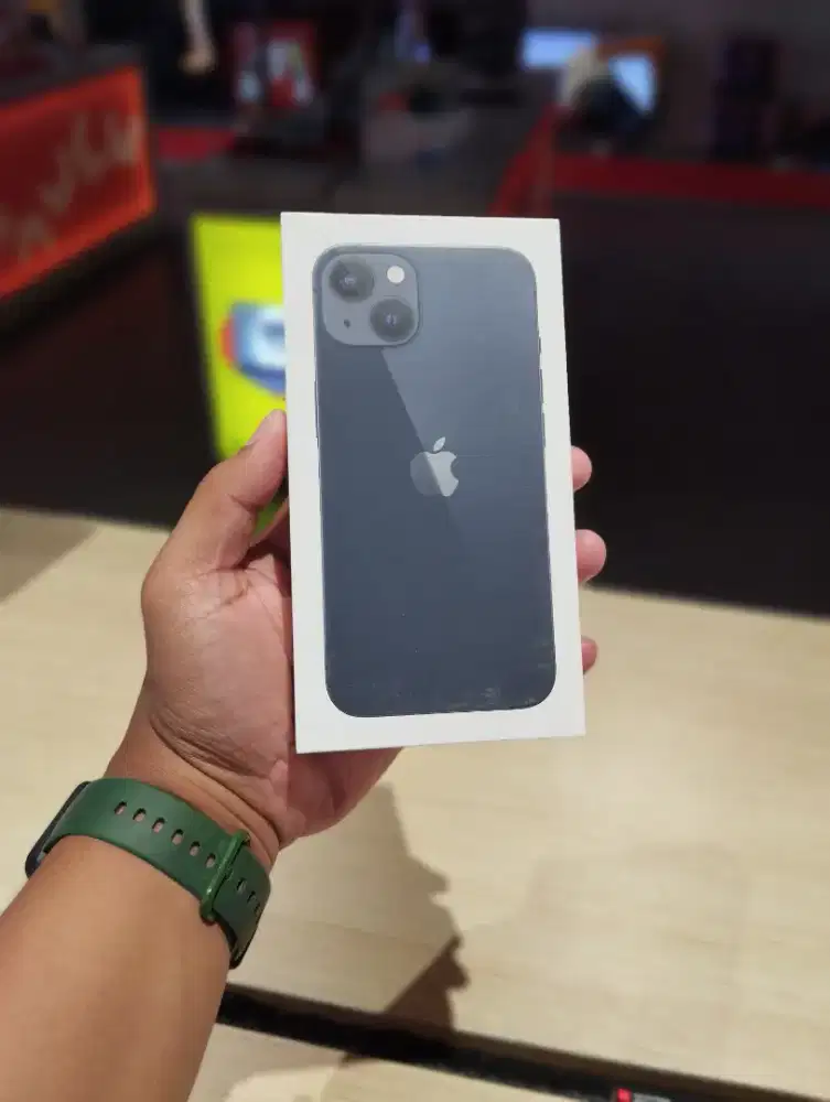 IPHONE 13 MIDNIGHT LIKENEW GARANSI RESMI IBOX