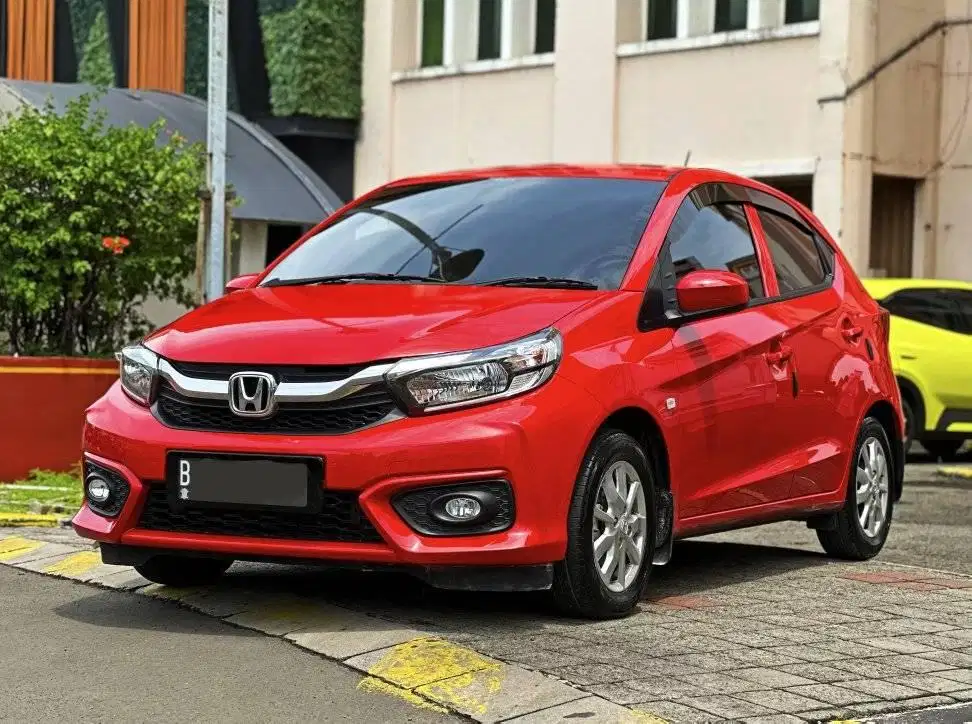 KM 8rb Honda Brio 1.2 E Satya AT 2022 Merah Metalik Service Record