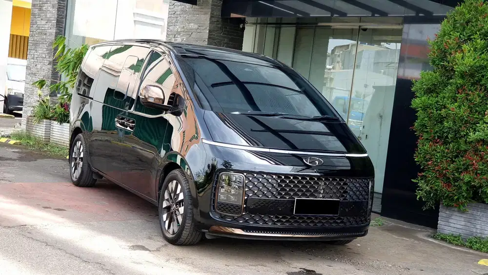 Hyundai Staria 2.2L 2WD Signature 7seater AT 2021