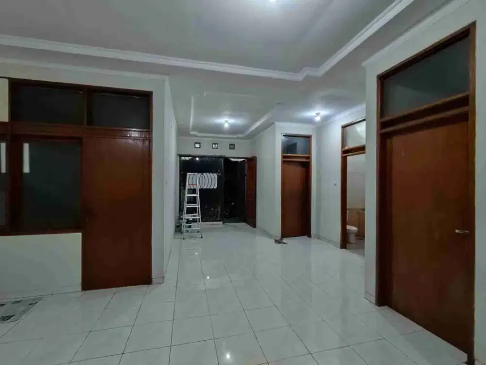 dijual dan sewakan rumah di taman Kopo indah 3 siap huni