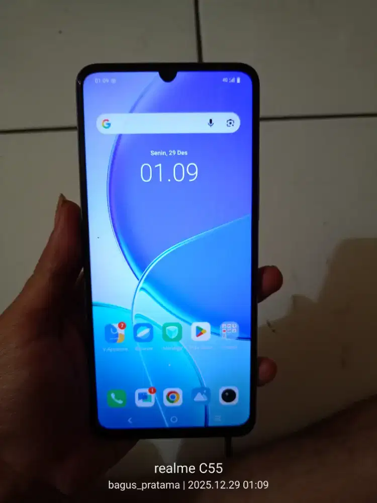 bantuin tmen mau jual vivo y04s 4+4/64 fullsett msih mulus bgtt