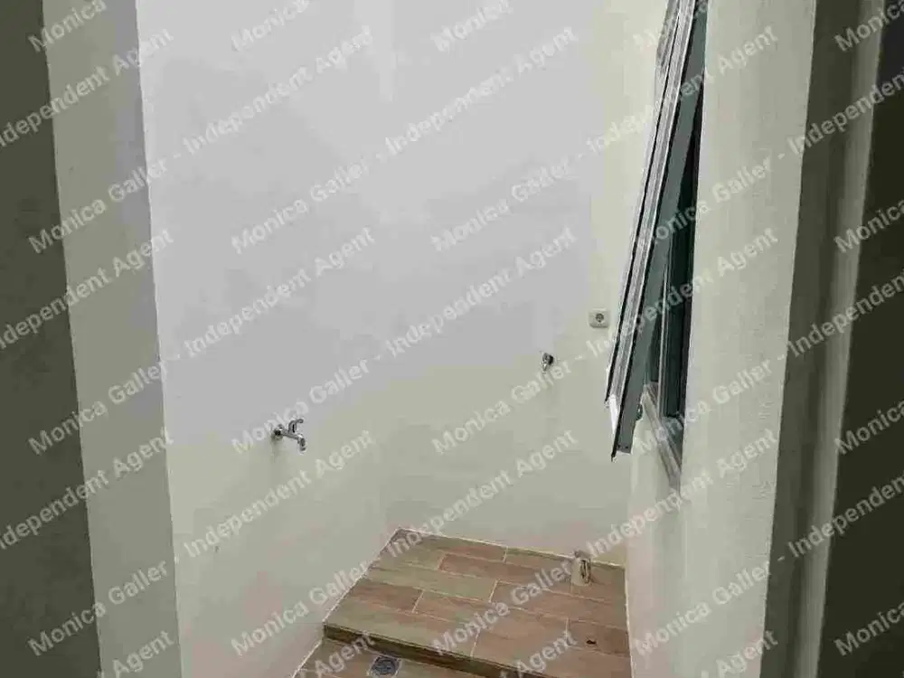 Rumah Mewah 3 Kamar dekat Lapangan Padel Cempaka Putih