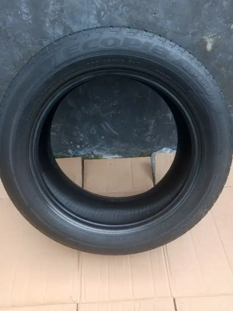 Ban mobil merek bridgestone UK. 205/55 ring 16