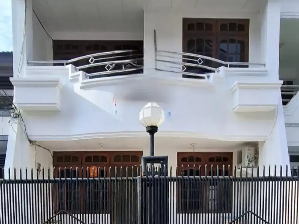 Rumah 2 Lantai, Siap Huni Di Kelapa Gading