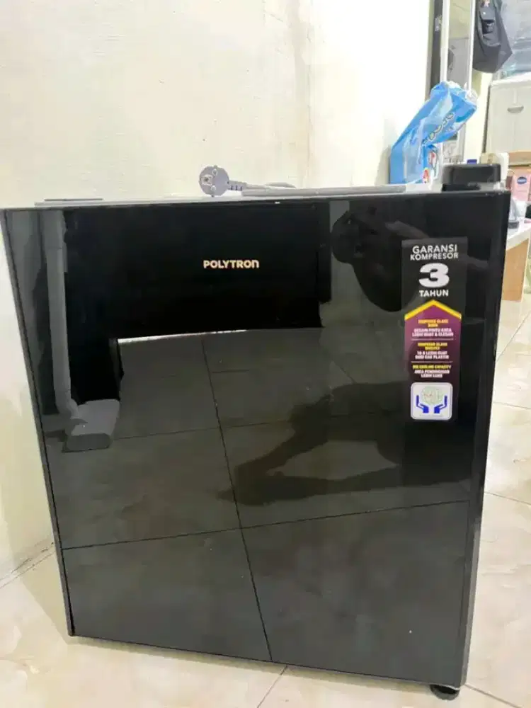 Kulkas minibar politron