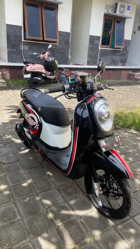 Di jual scoopy th2014