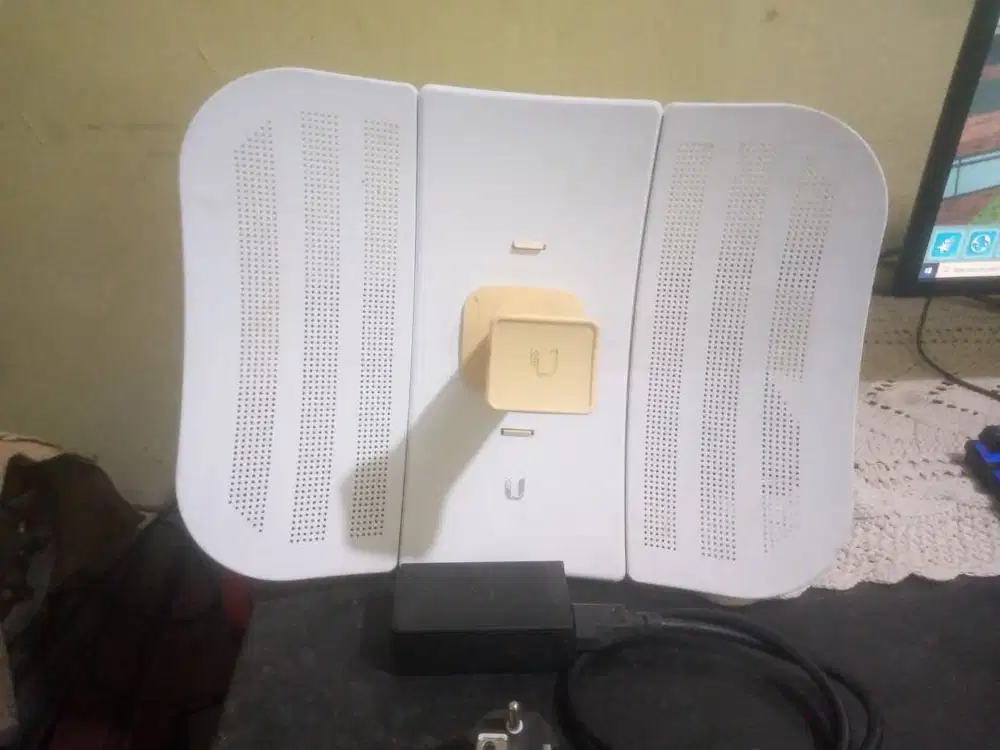 Ubiquiti  LiteBeam M5