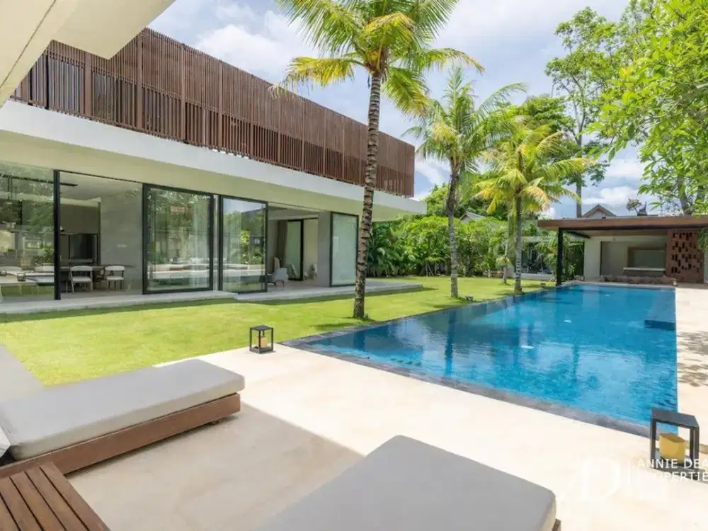 LEASEHOLD | MODERN LUXURY 4-BED VILLA IN THE PRIME AREA OF BATU BELIG