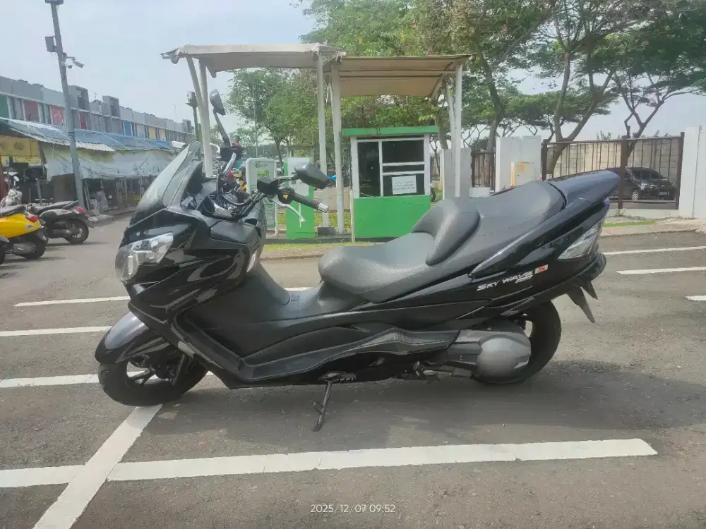 Suzuki skywave 250