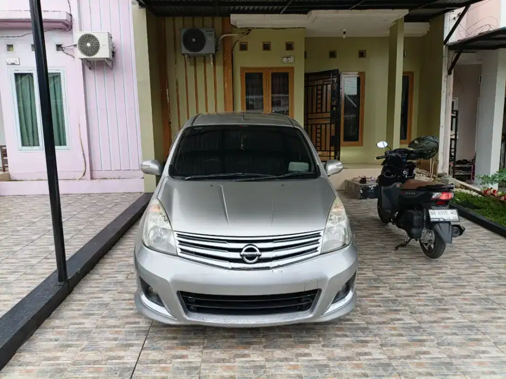 Grand Livina 1.5 Ultimate