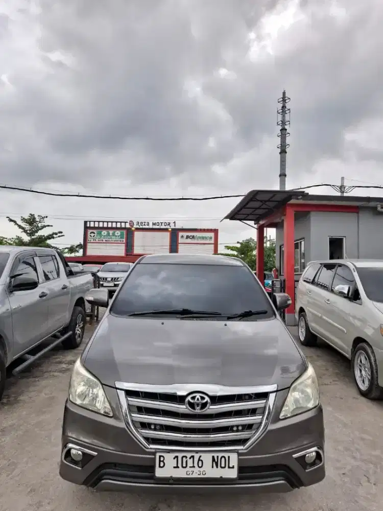 Innova 2015 V luxury bensin matic. Km 128rb antik