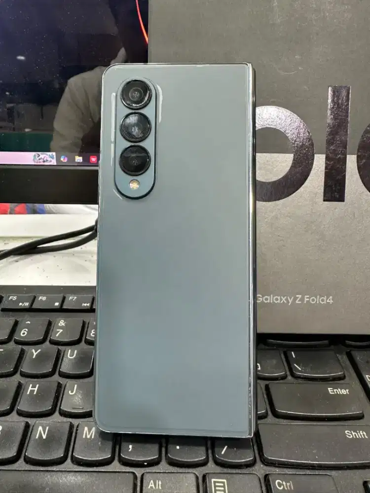 samsung zfold 4 12/256 fulset .