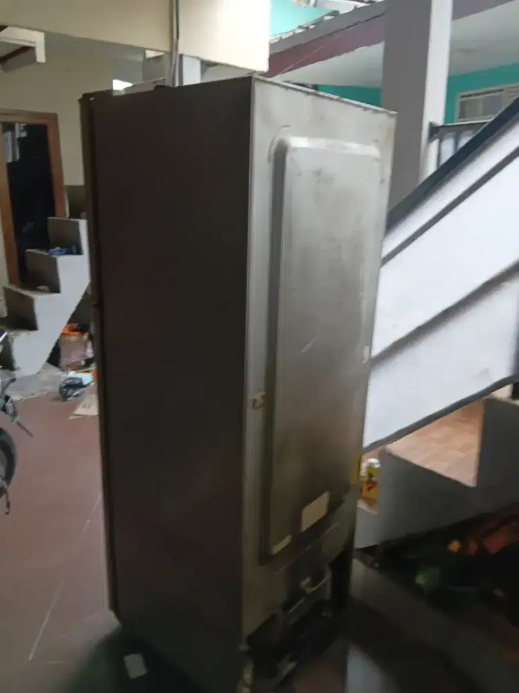 Kulkas 2 pintu elextroluk aman