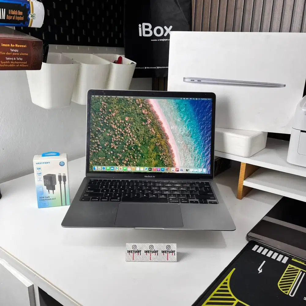 MacBook Air 2020 Core i3 iBox 8/256gb Battery Health 100%