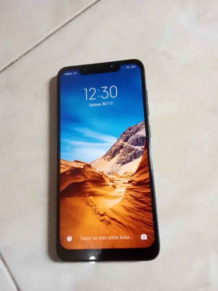 Poco f1 second 6/64bg