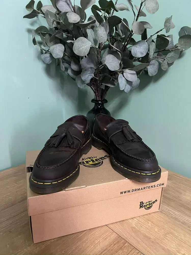 BUTUH UANG SEPATU DOCMART (nego)