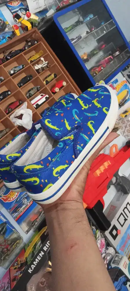 sepatu anak second