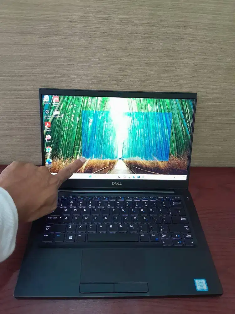 DELL 7390 Touch, Core i7 Gen8, Ram 16GB,Nvme 512GB, Layar 13,3in FHD