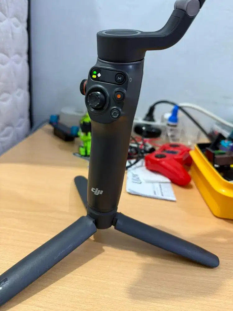 DJI osmo mobile 6