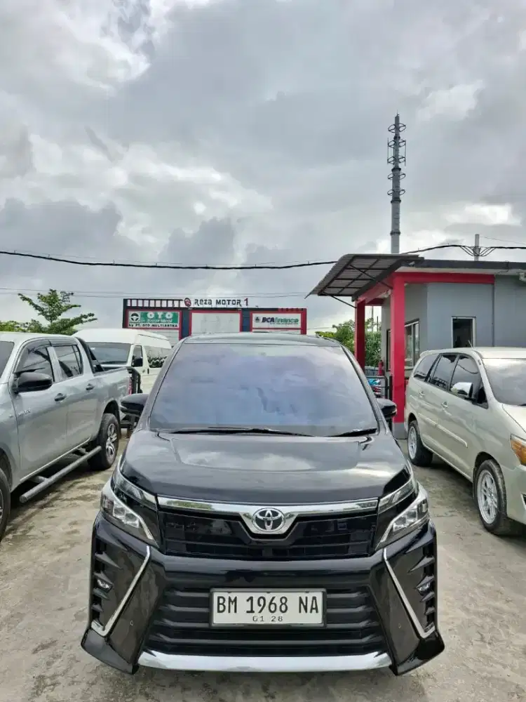 Voxy 2017 matic. Km 101rb