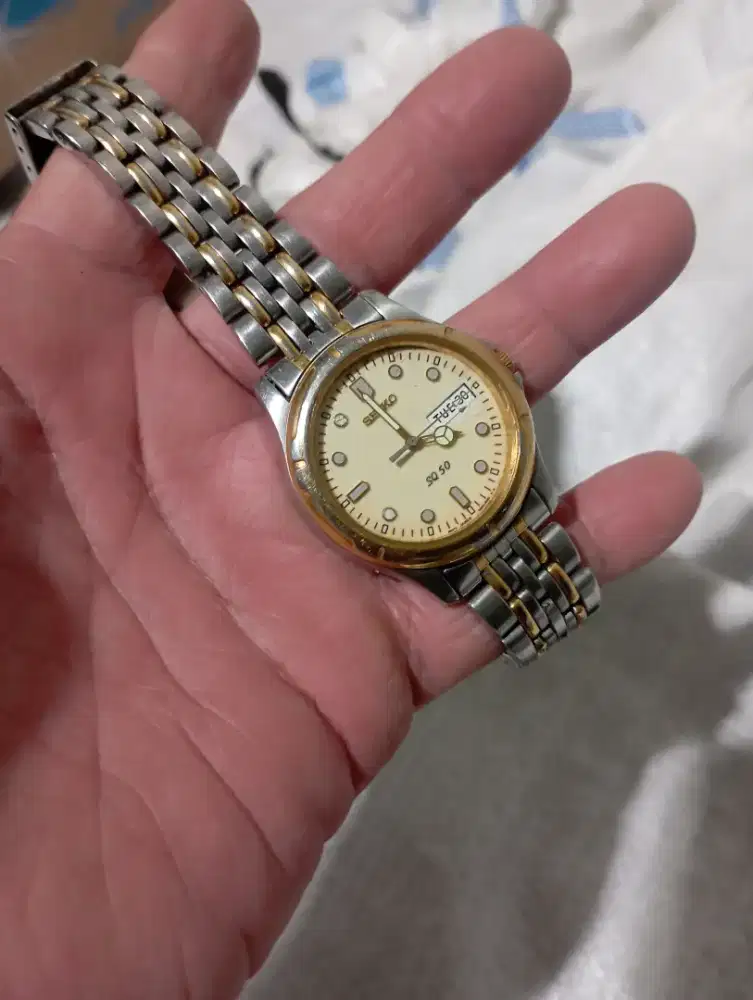 Jam tangan Seiko Quartz Japan