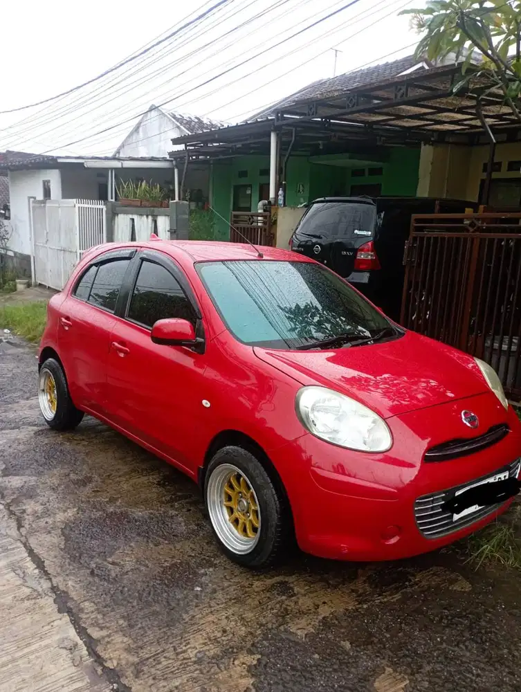 Nissan March Merah 2012 AT 1200cc
