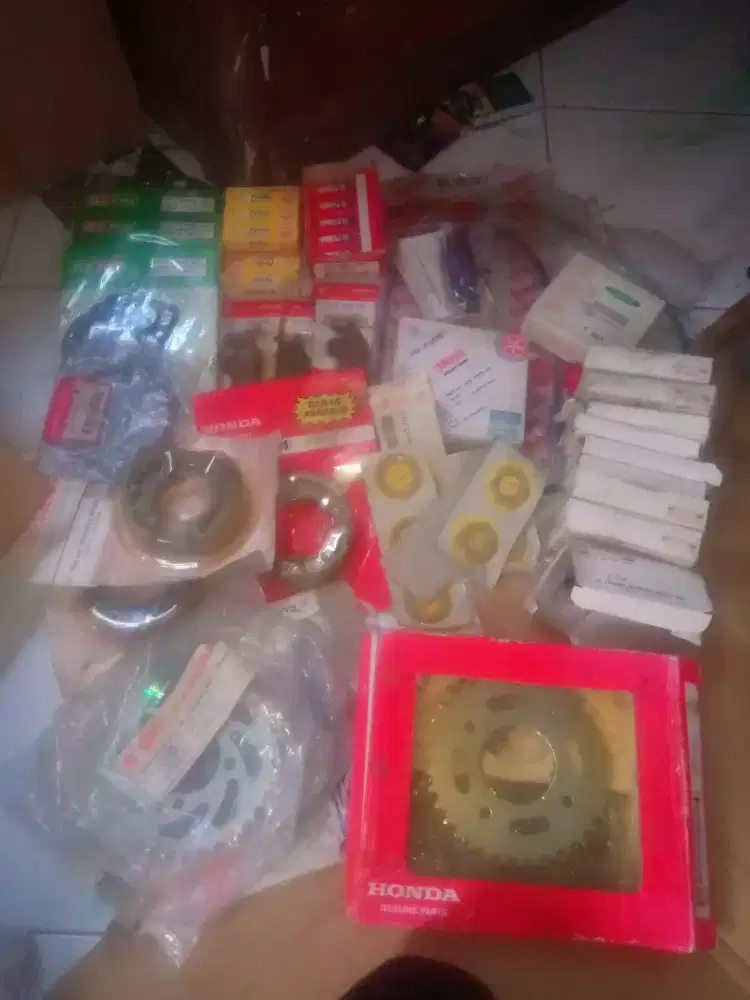 Sparepart motor (bengkel tutup)