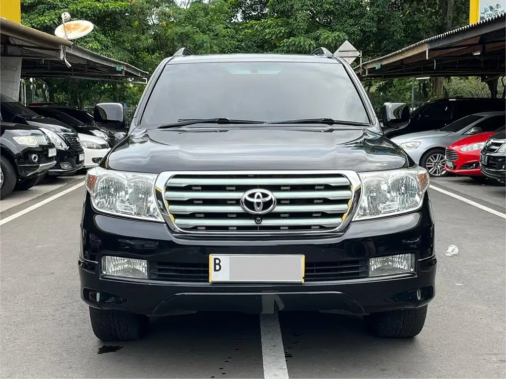 TERMURAH!! LAND CRUISER ZXR 4.6 BENSIN AT HITAM 2010