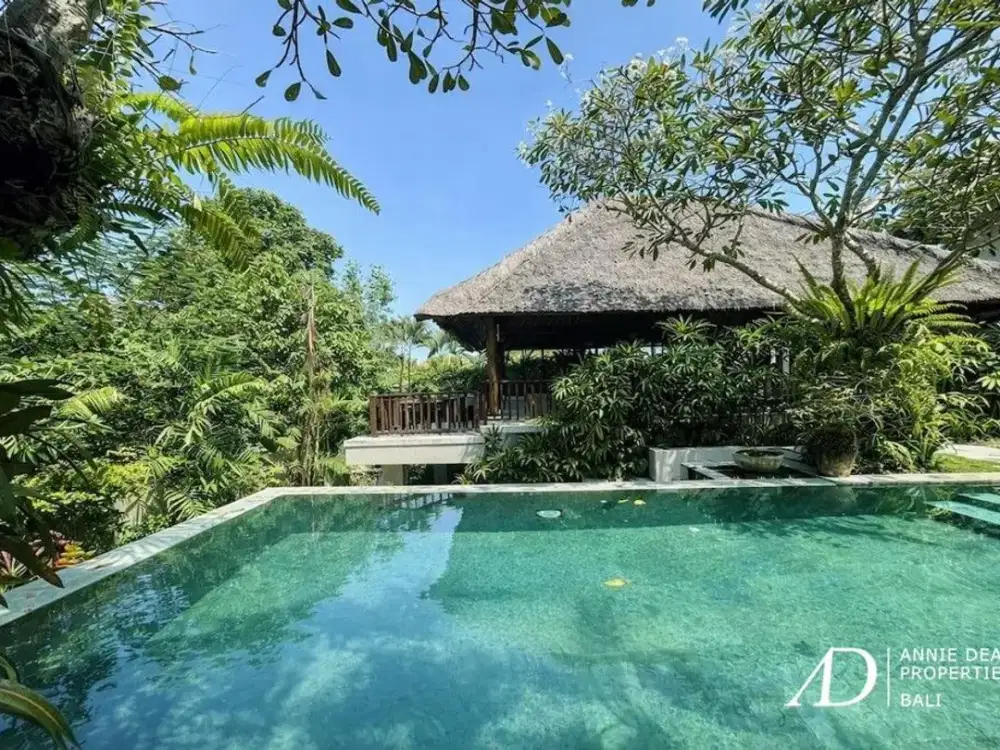 FREEHOLD | BALINESE-STYLE VILLA WITHIN GATED ESTATE IN PERERENAN